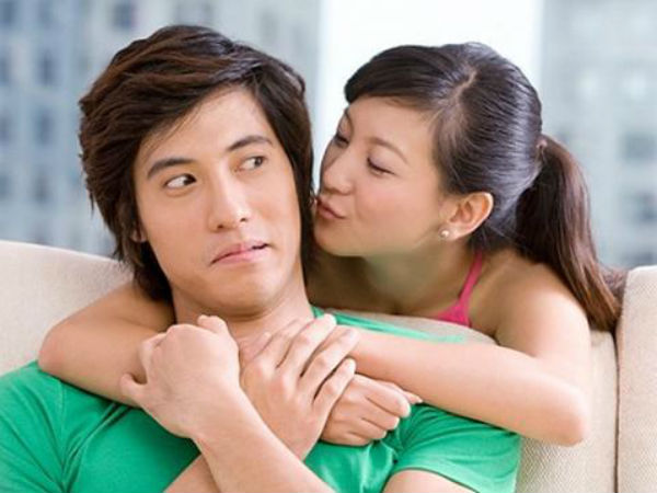 Đắng cay ê chề chỉ vì phút 'lỡ làng' với người xưa bị mẹ chồng bắt gặp