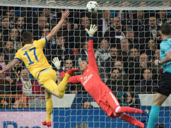 Ghi bàn giây 76, Mandzukic lập kỷ lục ở Bernabeu