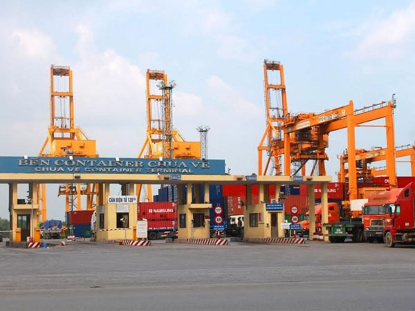 Hải Phòng: Một công nhân cảng bị giàn cần cẩu đâm tử vong