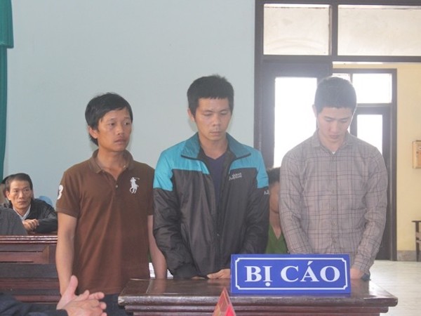 Quảng Bình: Đánh bác sĩ trong bệnh viện, 3 đối tượng lĩnh hơn 19 năm tù