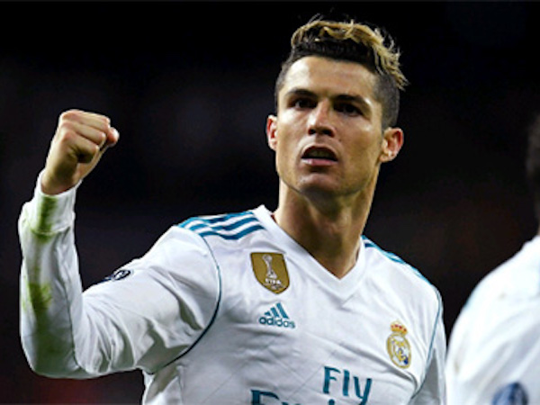 Ronaldo lập thêm 3 kỷ lục sau bàn thắng vào lưới Juventus