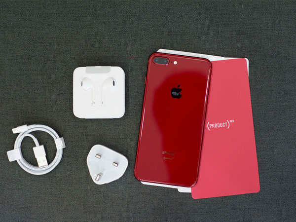 iPhone 8 Plus màu đỏ đầu tiên về VN, giá từ 20,5 triệu đồng