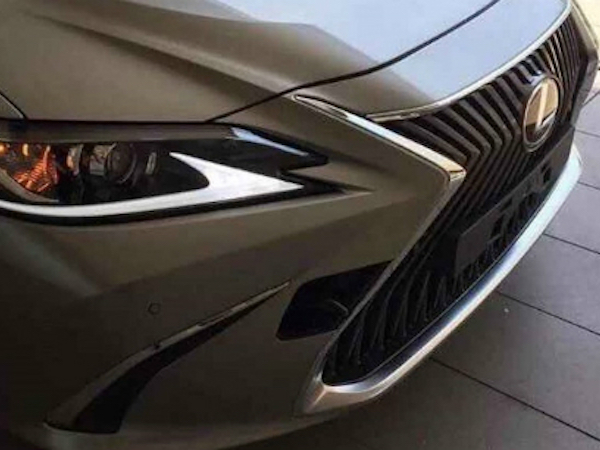 Lexus ES 2019 lộ diện ảnh đầu tiên
