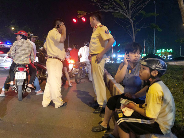 Mẹ mừng phát khóc vì điều kì diệu đến với con trai 8 tuổi sau khi bị xe ben cuốn trọn vào gầm
