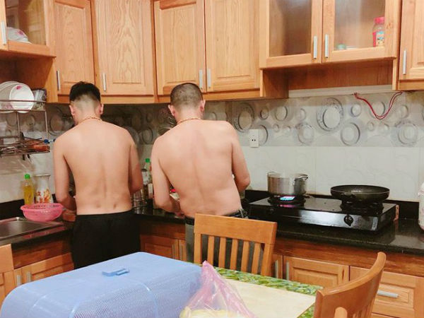 Khoe ảnh bố vợ và con rể hợp nhau như cạ cứng, cô nàng khuyên chị em: Cưới đi, đừng sợ!