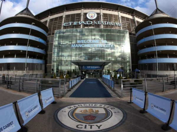 Man City cân nhắc dùng chung sân nhà với Man Utd