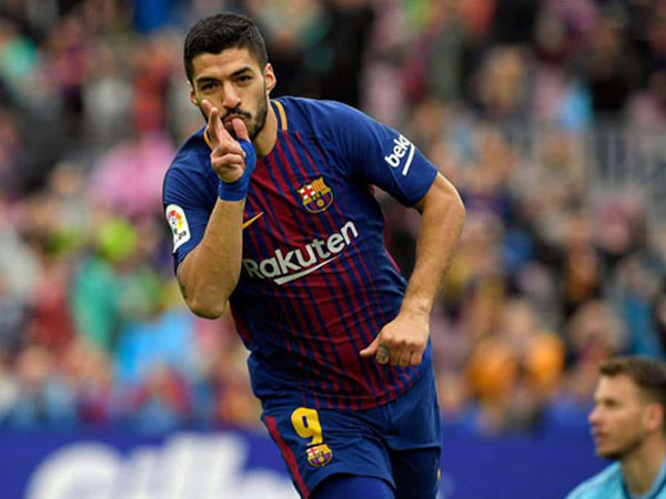 Gượng dậy sau cú sốc, Barca lập kỷ lục bất bại mới tại La Liga