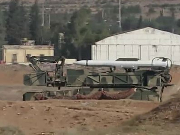 Hình ảnh đầu tiên tại sân bay Syria sau khi bị tên lửa Mỹ tấn công