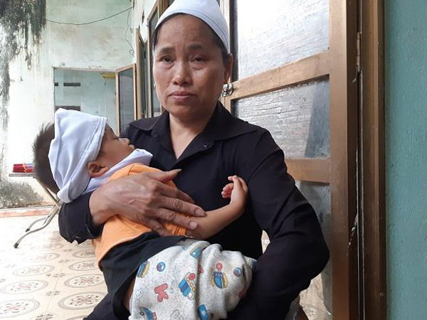 Tiếng khóc xé lòng trong phút tiễn đưa bé trai bị kẻ lạ mặt đâm tử vong ở Vĩnh Phúc