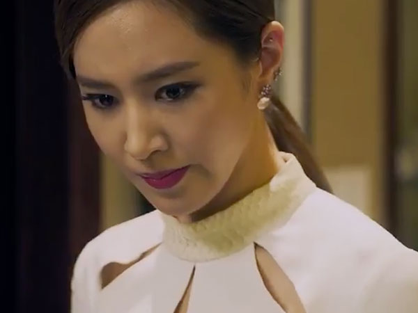 Vạch mặt hôn thê 'bắt cá nhiều tay' ngay trong lễ cưới