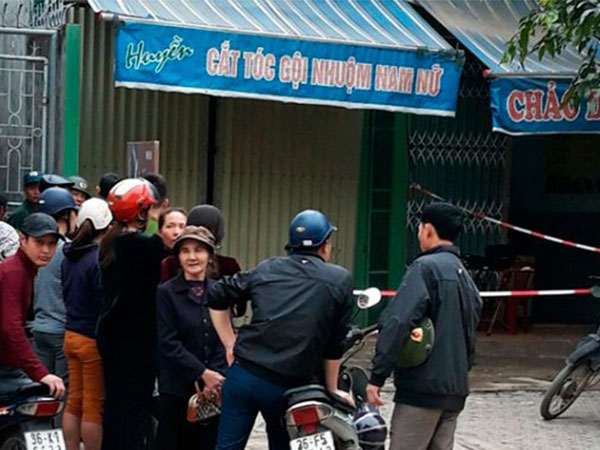 Vợ chết, chồng treo cổ trong quán gội đầu