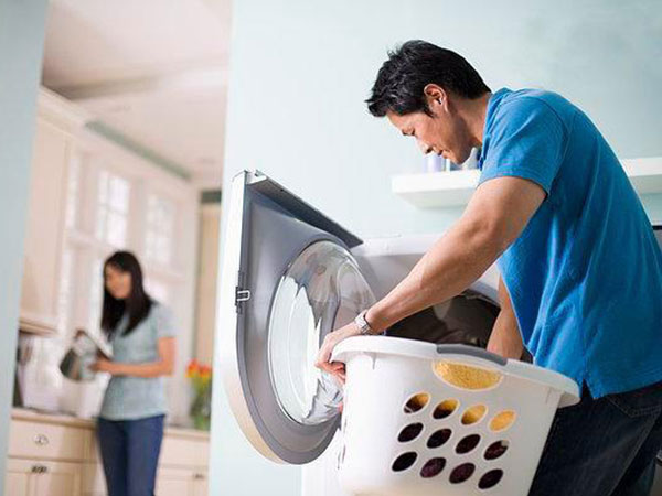 Tuyệt chiêu trị chồng lười giúp chị em nhàn tênh, gia đình hạnh phúc