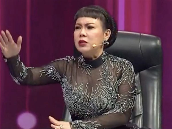 Video: Việt Hương trách đàn anh Vũ Hà ngang ngược, không chịu nhường phụ nữ