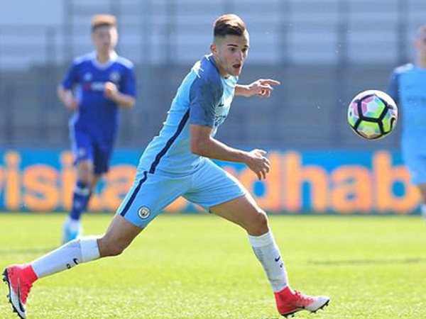 Vừa vô địch, Man City đối mặt với lệnh cấm chuyển nhượng