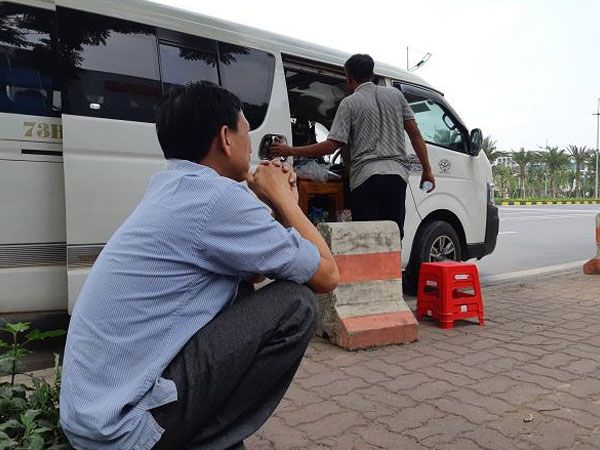 Cô gái Việt đột tử tại Nhật: Người cha bật khóc khi thấy con phủ trắng nilon về sân bay