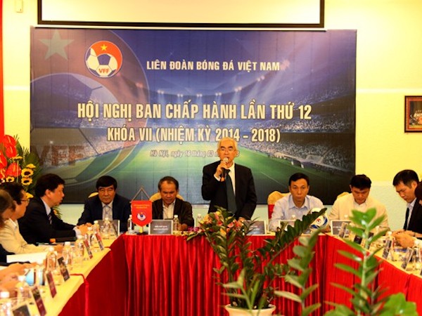 Hôm nay, VFF phải giải thích với Bộ VHTT-DL về tiêu chí bằng cử nhân