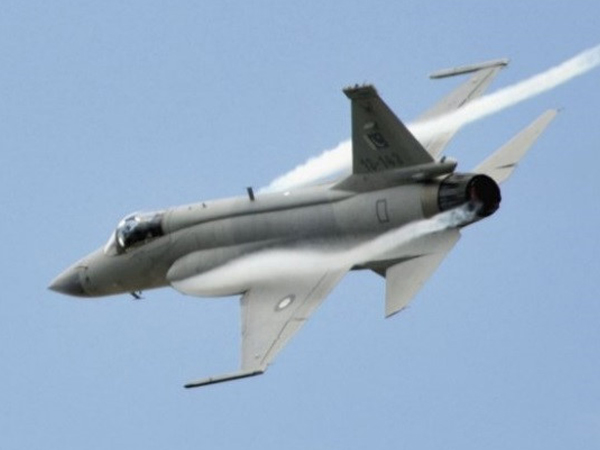 Malaysia đàm phán mua tiêm kích JF-17 từ Pakistan