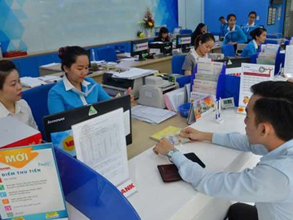 Tín hiệu lạ từ lãi suất tiền gửi
