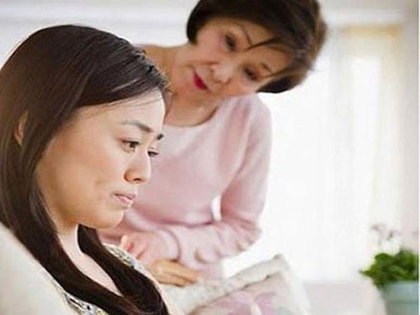 Chì chiết con dâu luộm thuộm, con trai nói một câu khiến bà mẹ sững người
