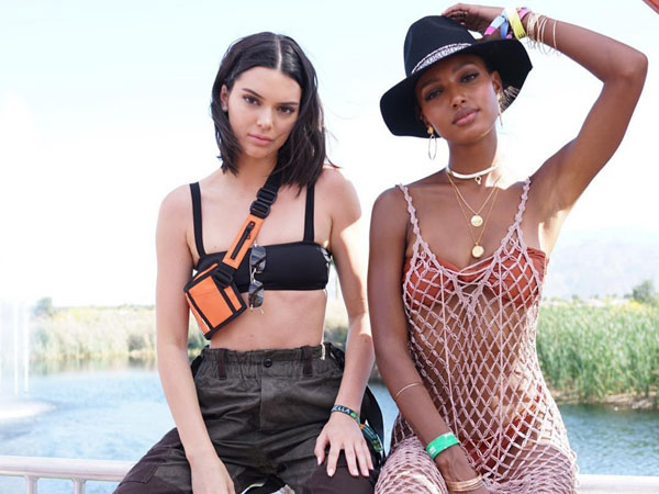 Crop-top, nội y được sao quốc tế lăng xê tại Coachella 2018