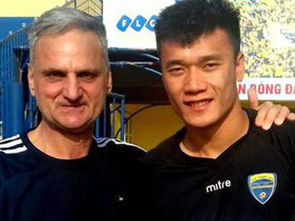HLV Thanh Hóa vừa mất ghế nhắn nhủ Bùi Tiến Dũng: 'Cậu sẽ trở thành thủ môn giỏi nhất'
