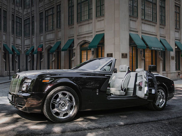 Rolls-Royce Phantom quyến rũ với phiên bản ‘anh đào’
