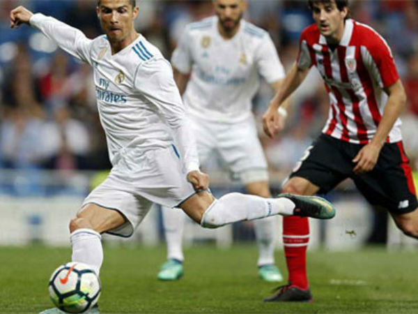 Ronaldo đánh gót ghi bàn, cứu thua cho Real tại Bernabeu