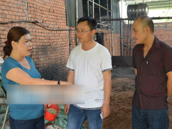 Vợ chồng bị nghi nhuộm tạp chất với than pin sản xuất cà phê nói gì?