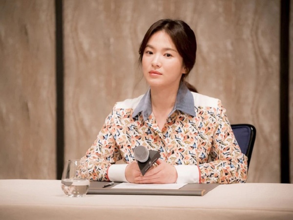 Báo Hàn tiết lộ chuyện Song Hye Kyo bị quản lý cũ dọa tạt axit và tống tiền