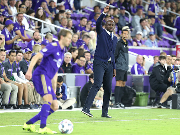 HLV Wenger đề cử học trò Vieira thay mình ở Arsenal
