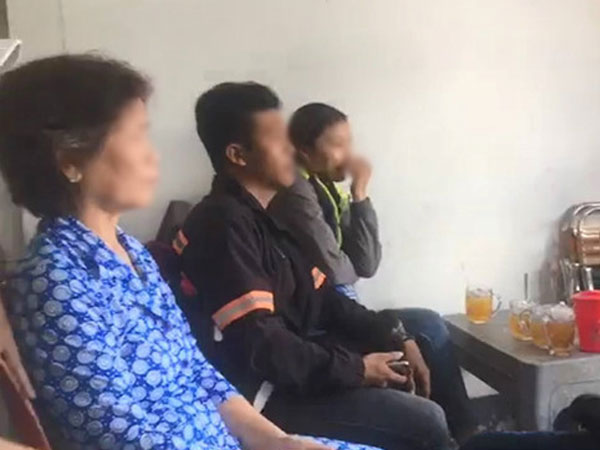 Một thành viên nhóm phượt tố quán nước 'chặt chém' xin lỗi trực tiếp
