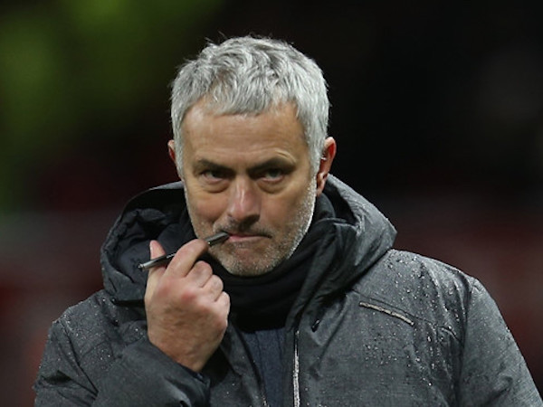 Nếu là Abramovich, ông sẽ khuyên MU sa thải Mourinho