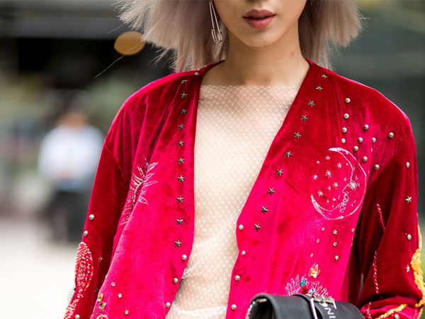 Street style VIFW ngày 2: Đồ lưới, shorts, giày cao gót được... phái nam tận dụng triệt để