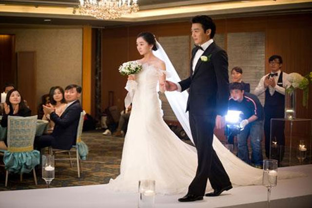 Sự thật kinh hoàng đằng sau những viên thuốc bổ hàng ngày mẹ chồng vẫn cho tôi uống