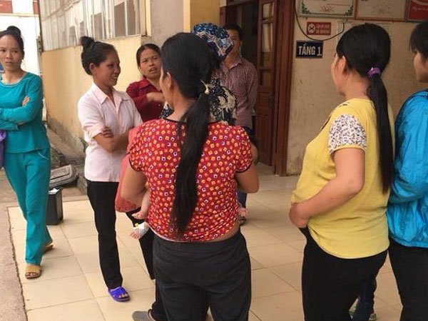 Vừa sinh con, sản phụ 19 tuổi nhất quyết không cho bú và bỏ lại con một mình ra về