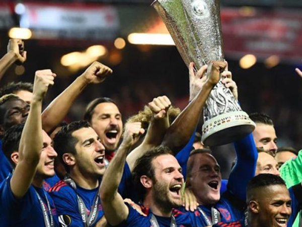 Danh hiệu của Man Utd bị trộm ở Mexico