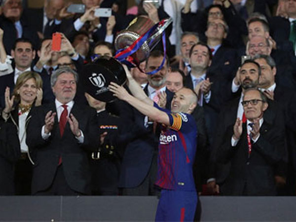 Đè bẹp Sevilla, Barca san bằng kỷ lục giành bốn Cup Nhà vua liên tiếp