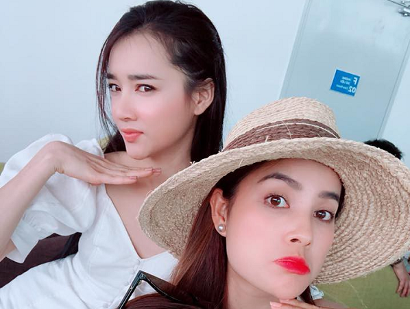 Mặc kệ ồn mới của Nam Em -Trường Giang: Nhã Phương vẫn nhắng nhít chụp hình cùng Phạm Hương