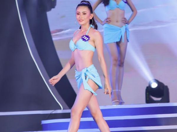Màn trình diễn bikini nóng bỏng của 40 người đẹp trong đêm Chung kết Hoa hậu Biển Việt Nam