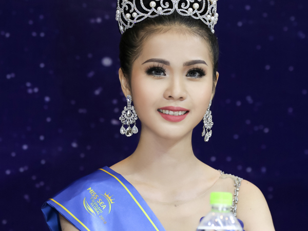 Tân Hoa hậu Biển Việt Nam toàn cầu ứng xử vấp váp vẫn đăng quang, ban tổ chức nói gì?