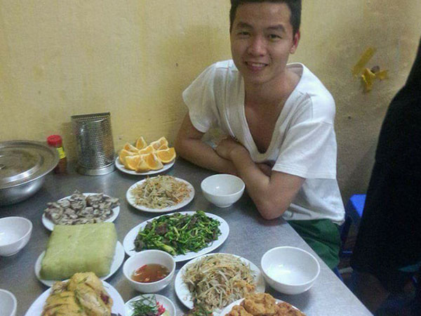 Anh chàng mê nấu ăn, dọn dẹp nhưng vẫn ế hoang mang: 'Con gái không thích yêu kiểu con trai như mình'