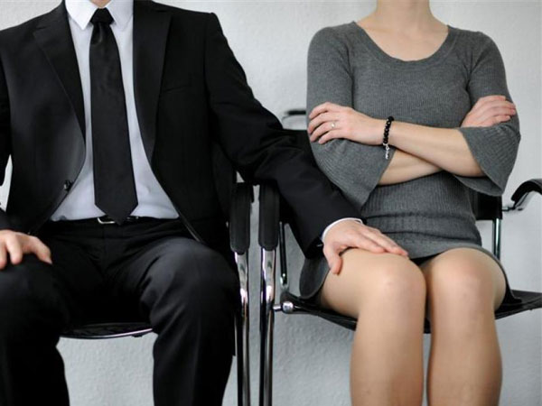 Cựu Phó GĐ cưỡng bức nữ nhân viên và tấn công tình dục nhiều nhân viên thực tập