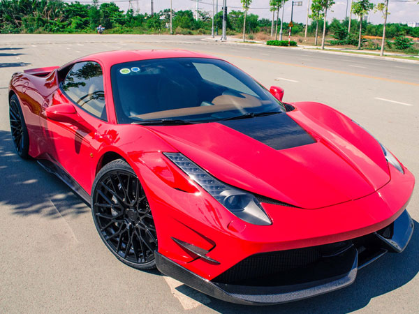 Ferrari 458 Italia độ bodykit Misha đầu tiên tại Việt Nam