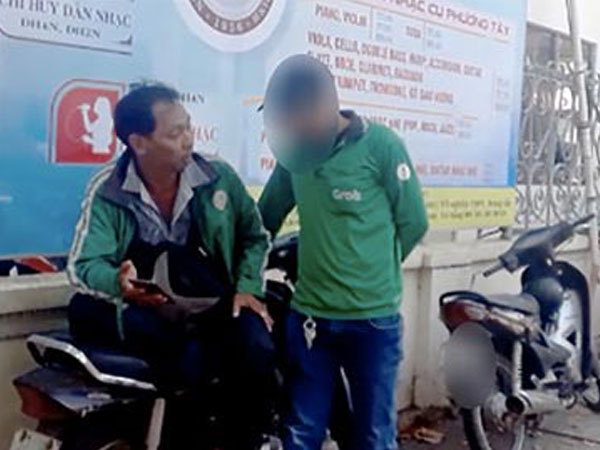 GrabBike dỏm tung chiêu 'chặt chém' khách