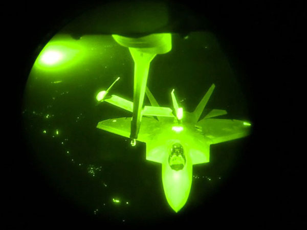 Hành tung bí ẩn của chiến cơ F-22 khi Mỹ không kích Syria
