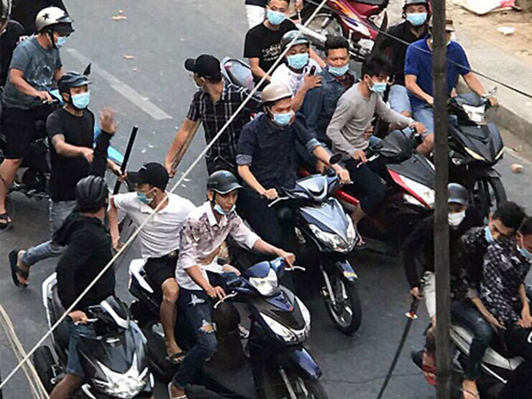Hơn 30 người hỗn chiến bằng súng, mã tấu ở Sài Gòn do đá gà