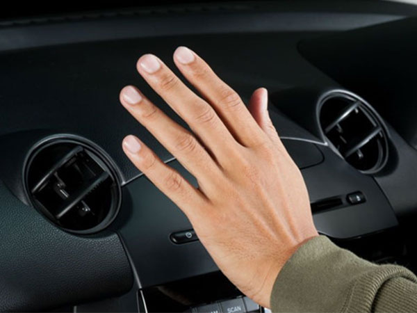 Lái xe bật điều hòa sẽ tiết kiệm xăng hơn