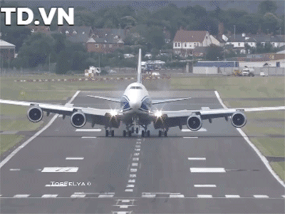 'Quái vật khổng lồ' An-124 Nga vừa chuyển "rồng lửa" S-300 tới Syria