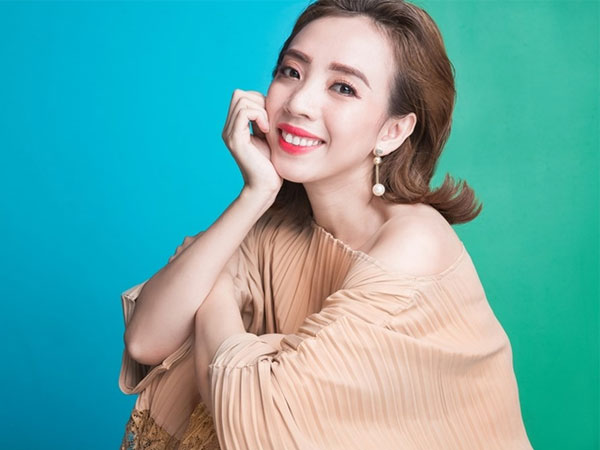 Thu Trang: 'Chồng tôi rưng rưng nước mắt vì xót vợ một mình qua Hàn phẫu thuật'