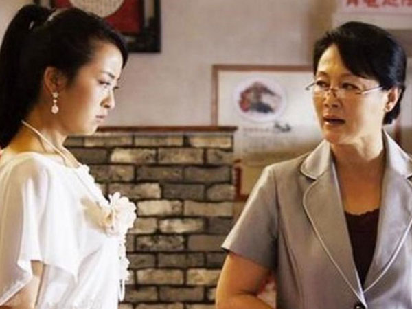 Uất ức vì mẹ chồng chê bai 'Chồng mày trước toàn yêu đứa đẹp, mày là đứa xấu nhất'